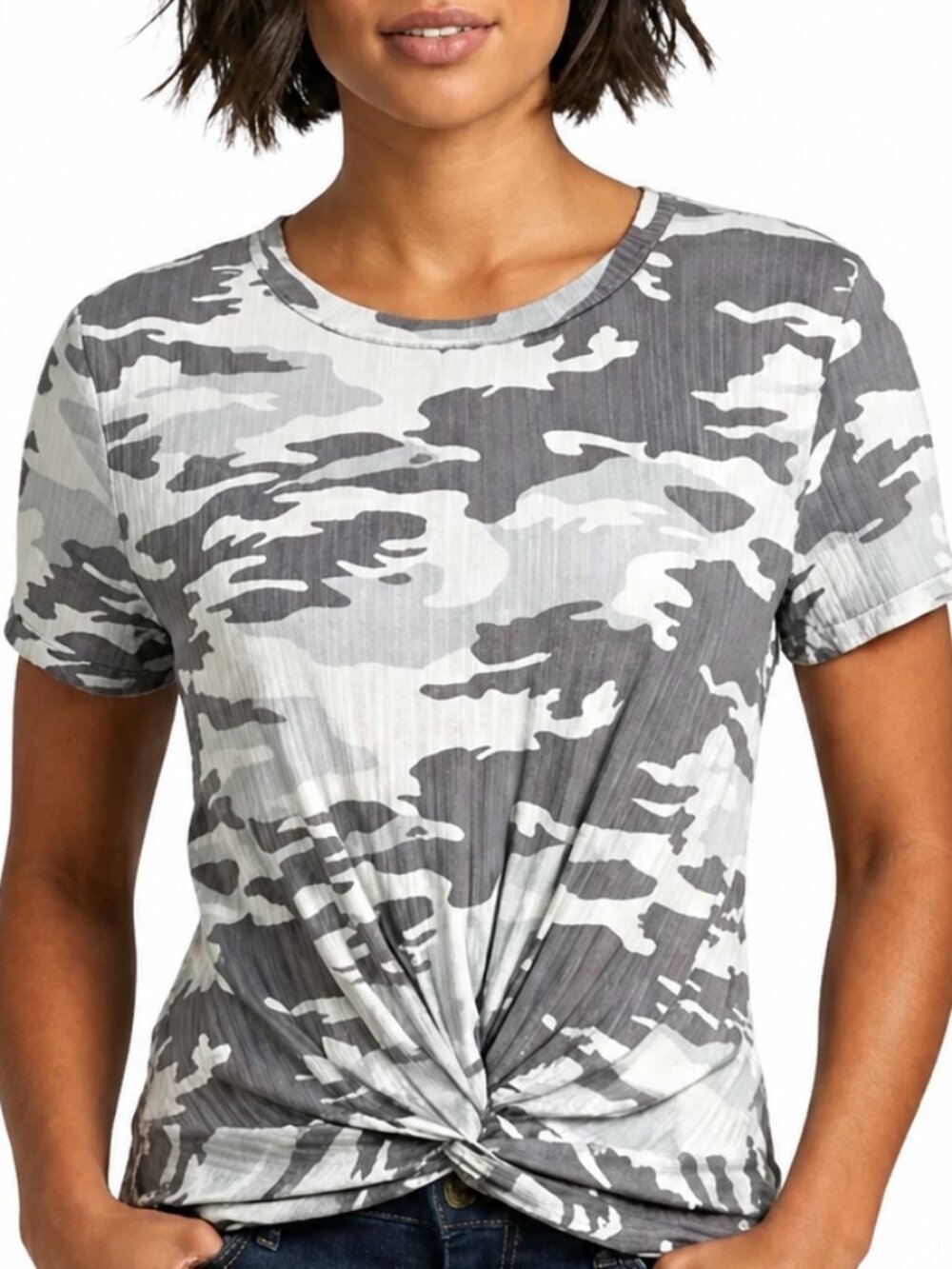 NWT medium short sleeve knotted shirt. Ribbed gray camouflage shirt. Casual